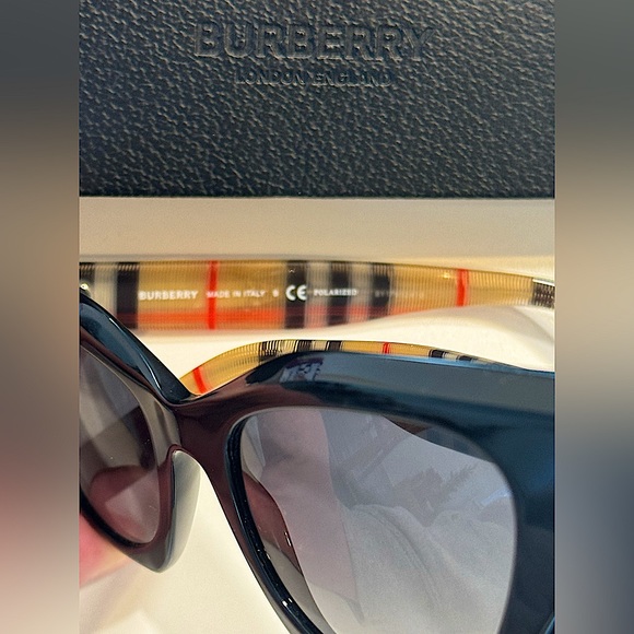 Burberry cat eye Polaroid Sunglasses - Picture 1 of 6